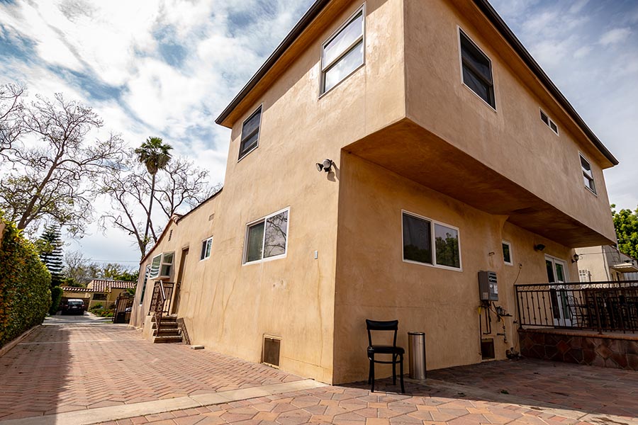 Karuna Recovery Interior fuller house