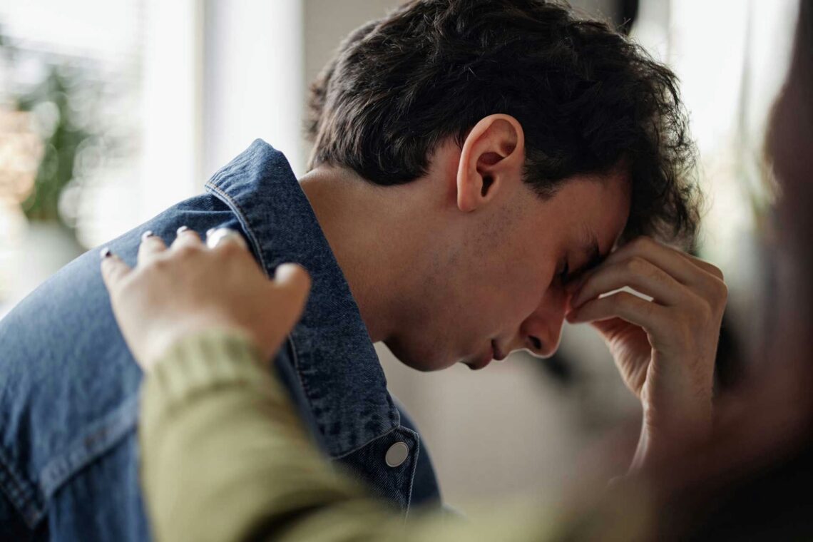 therapist guiding a man with anxiety through the 333 rule